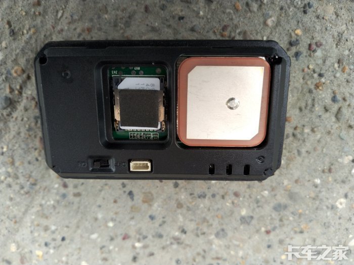 车上发现定位器