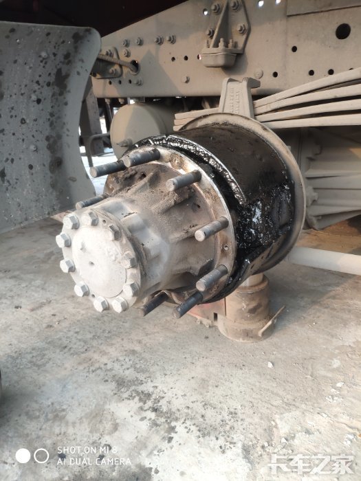 安凯桥康迈轮毂漏油油封坏了