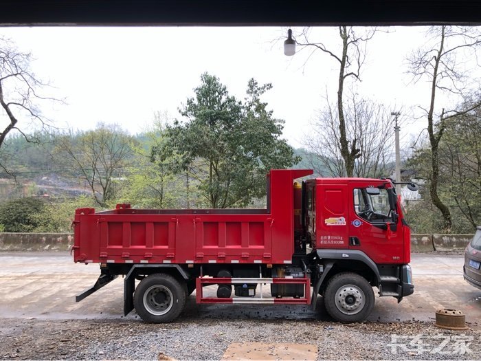 提乘龙小王子自卸车