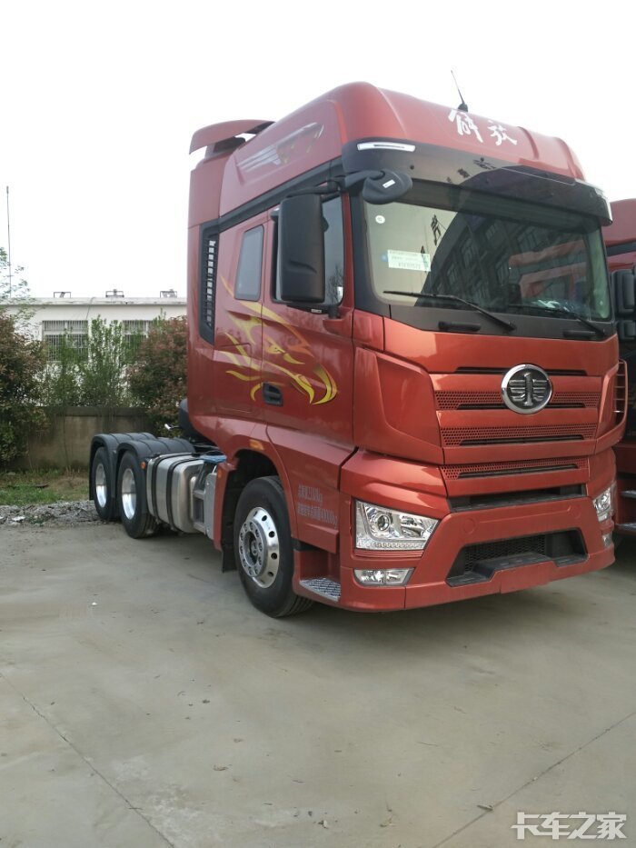 解放j7豪华型550马力64牵引车