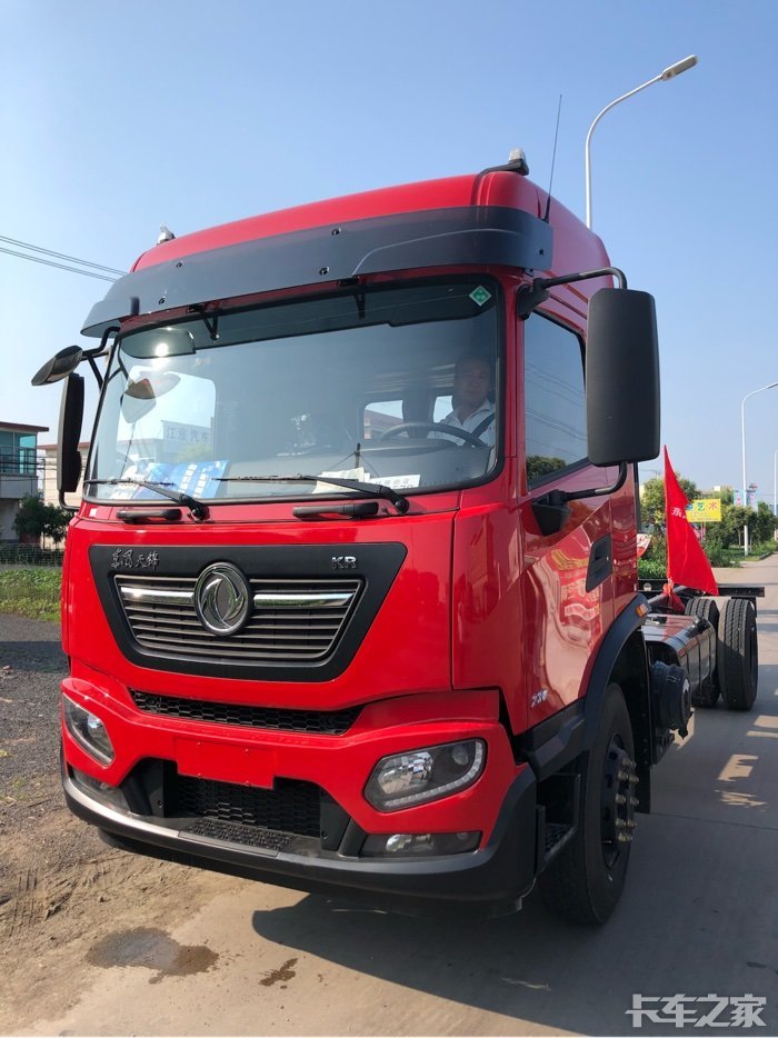 东风新天锦kr高顶双卧闪亮上市