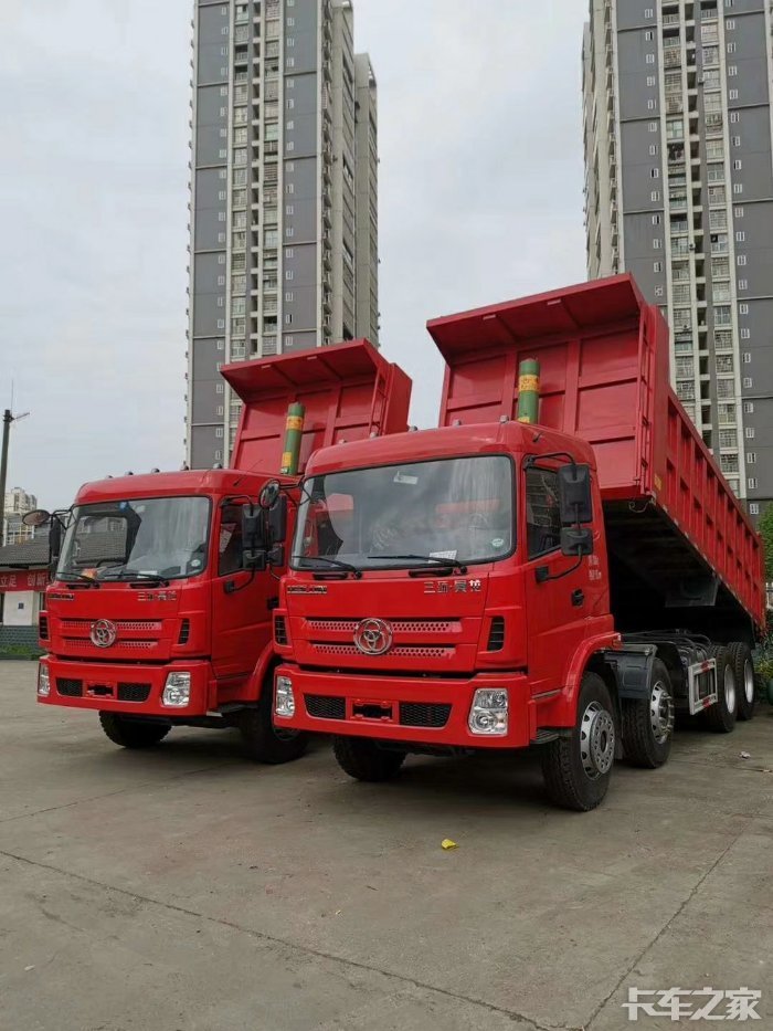 出售三环昊龙前四后八自卸车