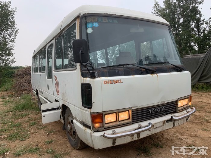 80年代丰田老款考斯特柴油版
