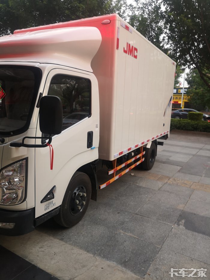 江铃凯运升级版n720中体平板箱式提车