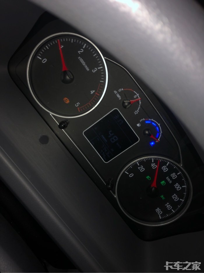 各位师傅兄弟这是奥铃cts什么故障灯呀