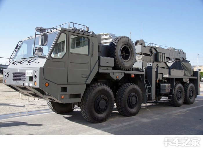 日本自卫队的军用吊车