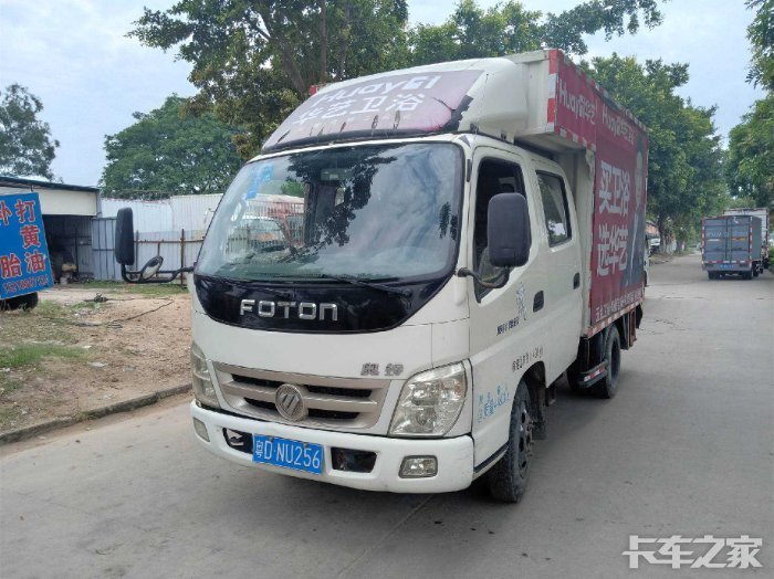 这台奥铃捷运采用双排座驾驶室,运送货物的同时驾驶室同时能够坐六