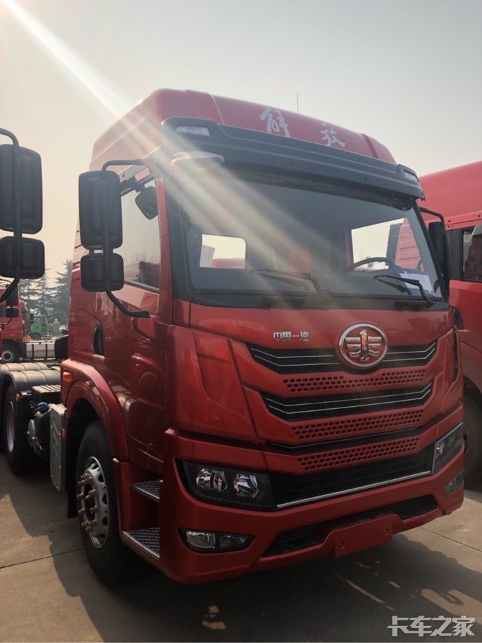 青岛解放悍v20430马力牵引车改