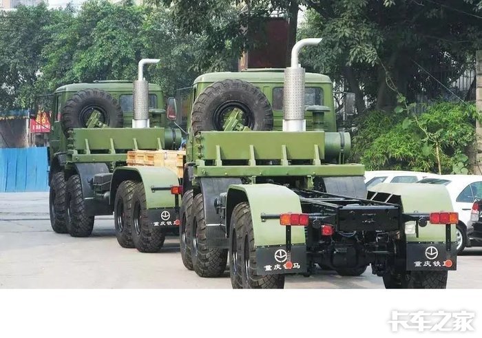 铁马生产8x8驱动的越野卡车