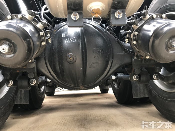 后桥用的是富华后桥,速比3.
