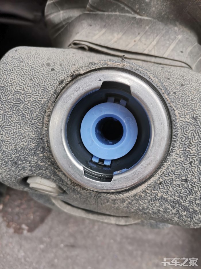 天龙vl尿素加注口滤网怎么拆