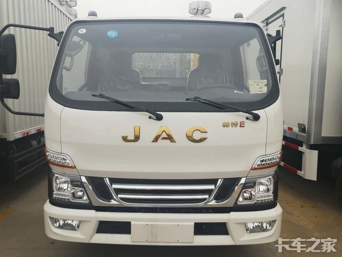 今天去看了一辆帅铃e