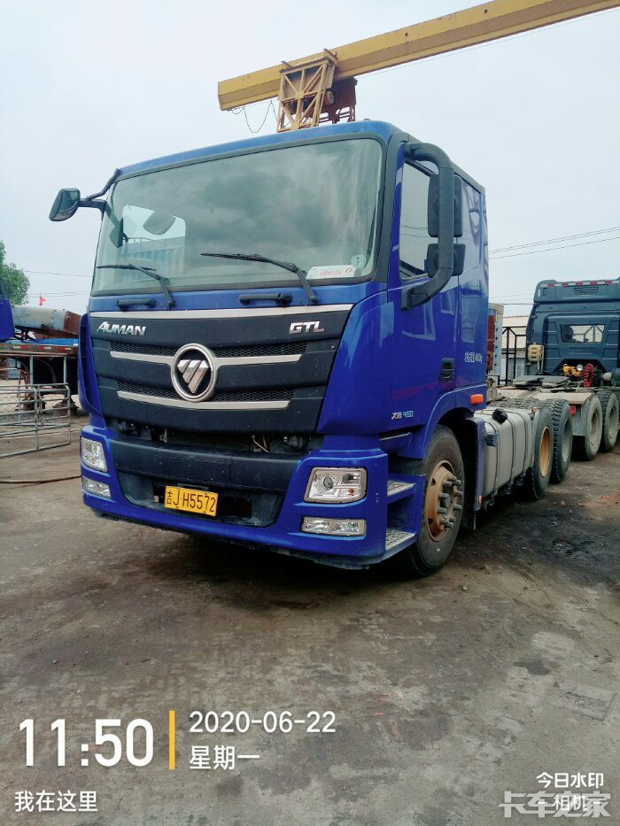 我坐在欧曼里,平顶欧曼