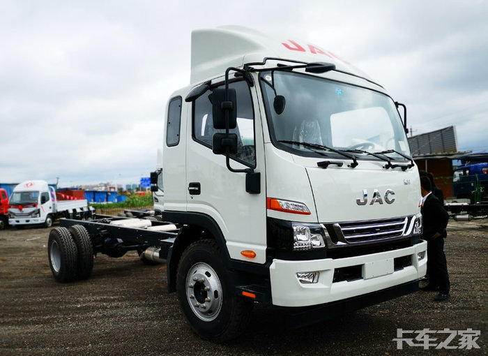 标载长轴距车型推荐——江淮骏铃v8