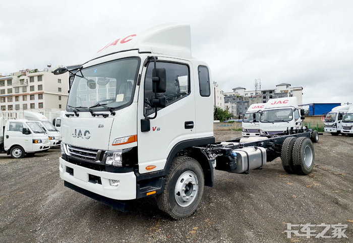 标载长轴距车型推荐——江淮骏铃v8