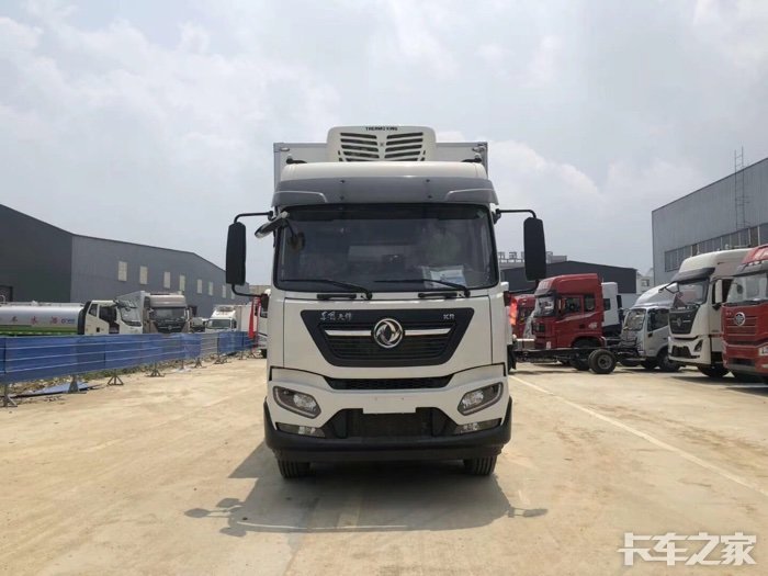 东风天锦新款kr高顶双卧冷藏车