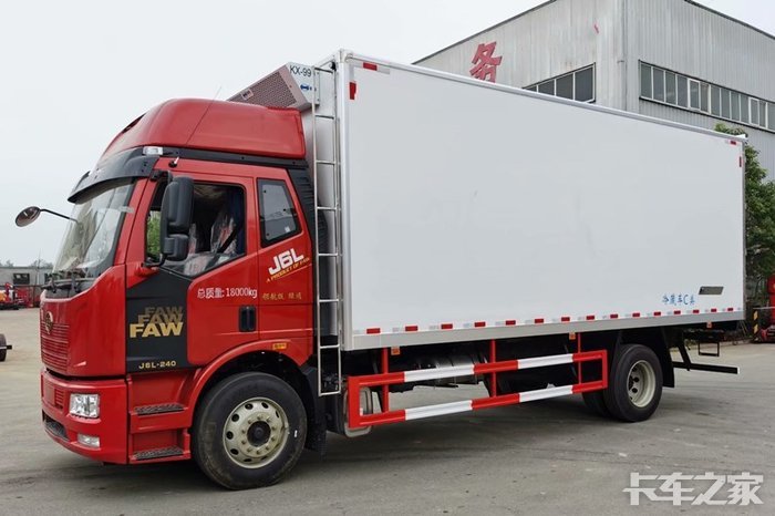 2020领航版绿通解放j6l高顶双卧6米8厢长冷藏车