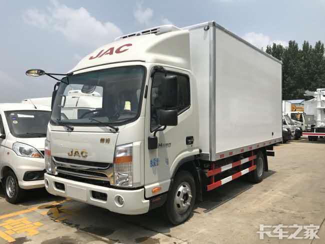 江淮帅铃q6冷藏车 [复制链接] 整车外形尺寸:5995x2280x3400(mm)  厢