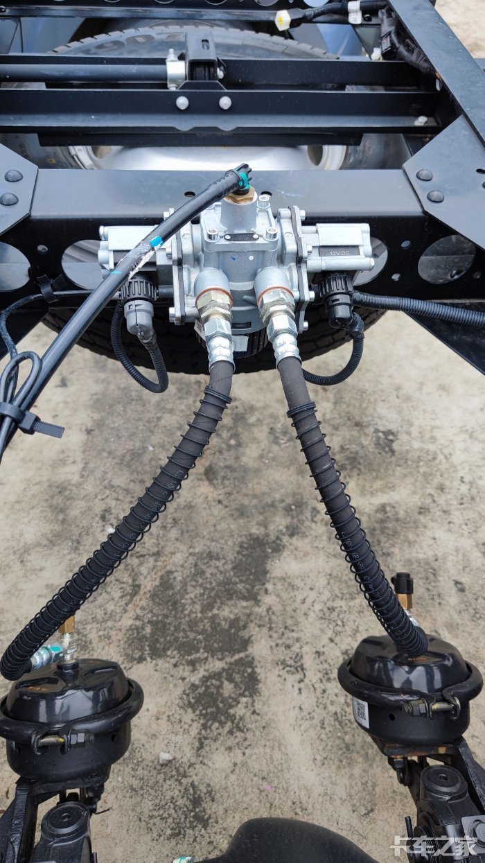 abs刹车防抱死制动的区别