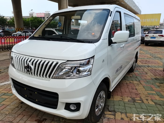 提了台长安睿行m80回来