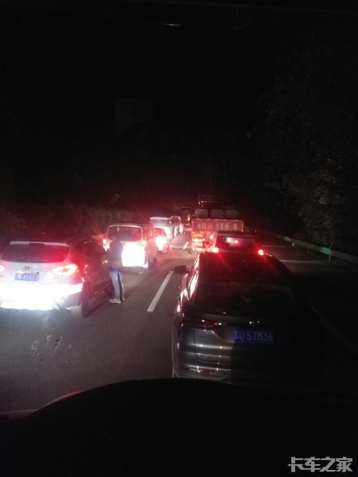 宁洛高速光明到滁州段南京方向又堵车了