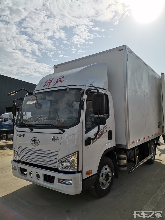 新鲜出炉的4.2米冷藏车一汽解放j6f确定不心动么?