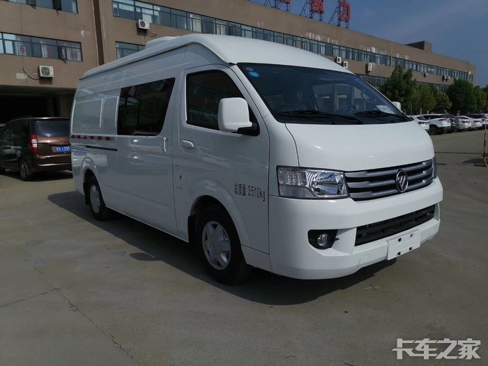 福田风景g9双排面包冷藏车柴油