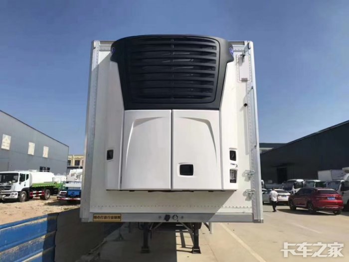 136米半挂冷藏车配美国开利大凤凰独立冷机