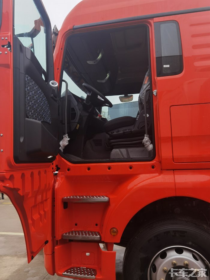 橘红汕德卡自动档底盘