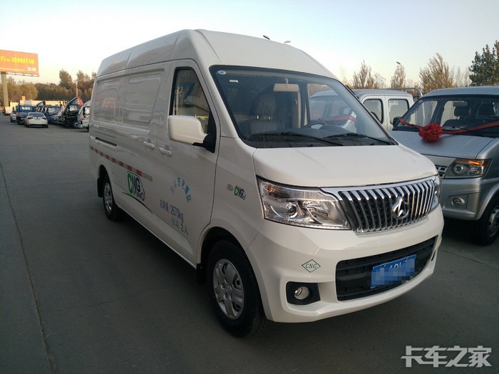 长安睿行m80油汽两用车空间大能装天燃气省钱