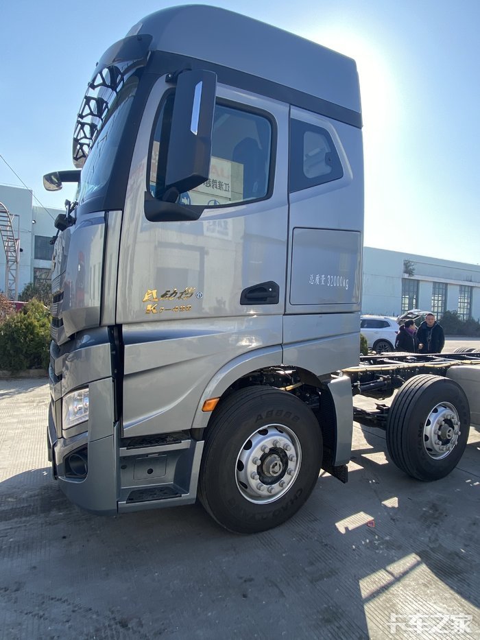 江淮k78x4载货车前四后国六490马力自动挡配采埃孚