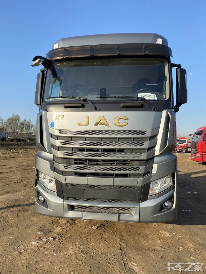 江淮k7 8x4载货车前四后国六490 马力自动挡 配采埃孚