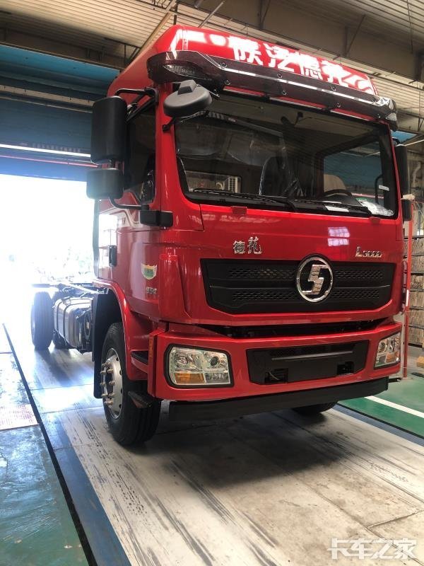 陕汽德龙l30004x2载货车200马力245马力