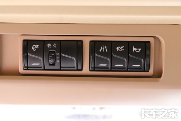 王占鳌侃车解放动力链加生活舱图解青岛解放jh6生活舱