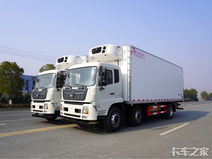 东风天锦vr小三轴肉钩冷藏车