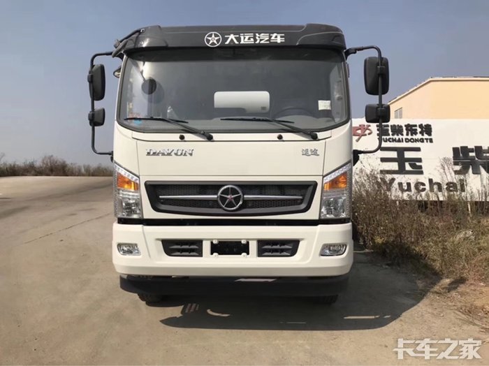 大运运途小型搅拌车