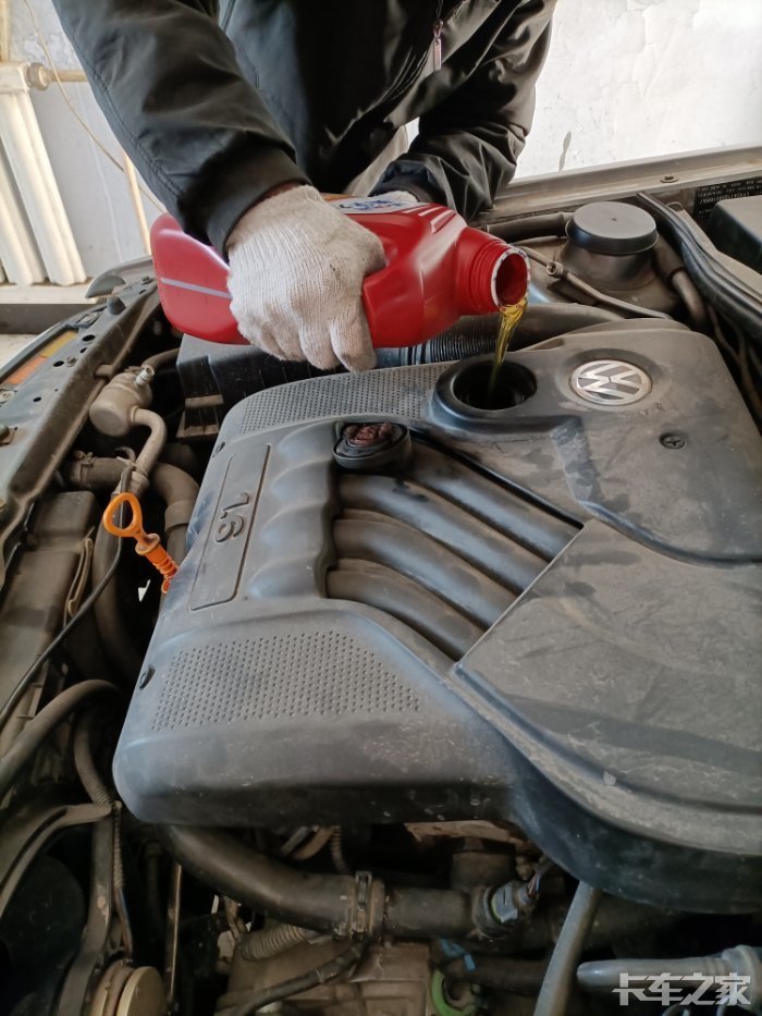 捷达重卡换机油