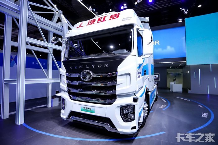 上海车展亮相的红岩杰狮h65gl4纯电动智能重卡