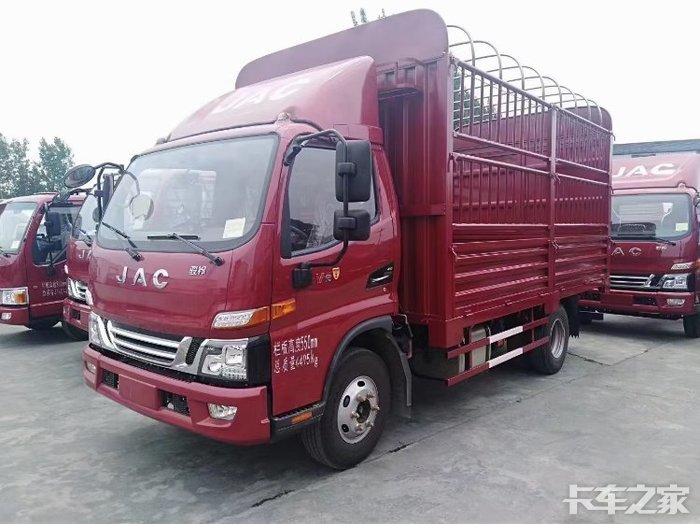 今天带大家看一下我们江淮的骏铃v6高栏车