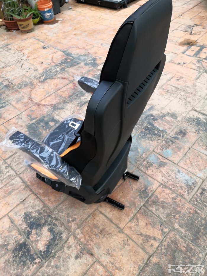 汕德卡航空座椅