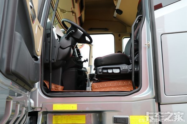 王占鳌侃车康明斯加zf自动挡图解格尔发k7560牵引