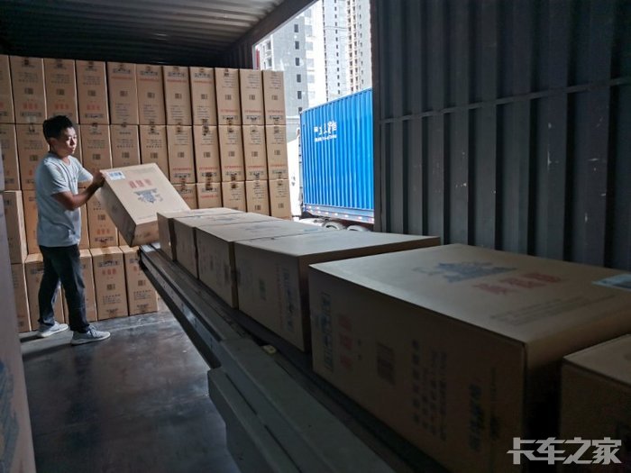 黄鹤楼香烟卖断货了,19一包的那种,一件