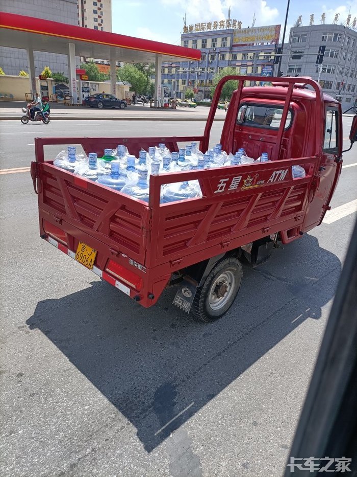 福田的烧油三轮车机动车送水的