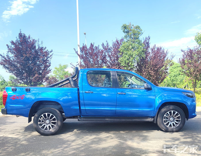 福田皮卡2020款20t驭途9柴油四驱乐享版标轴