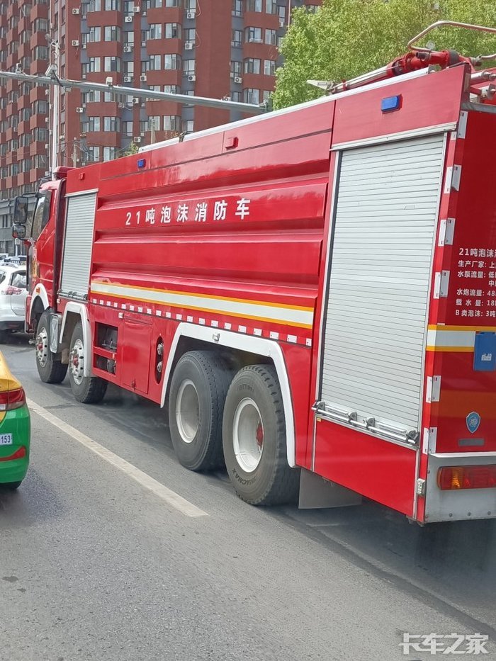 解放j6前四后八消防车21吨特种车就