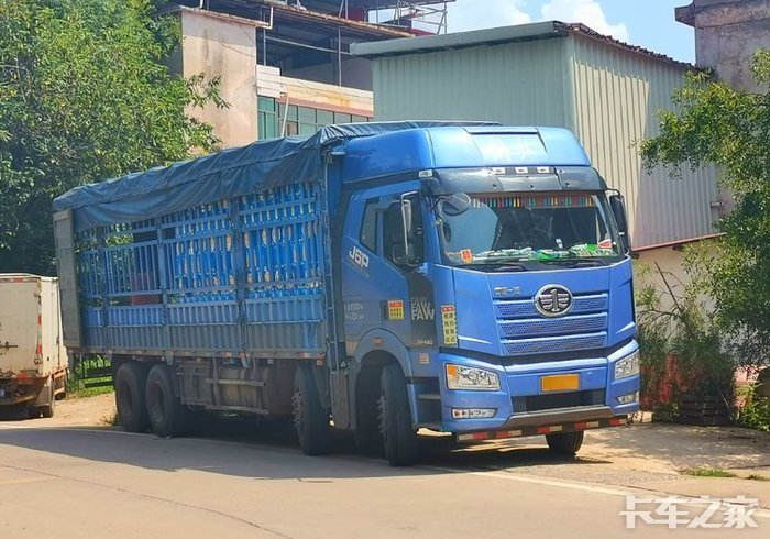 卡友帮拍到的蓝色解放j6p真的要感谢他