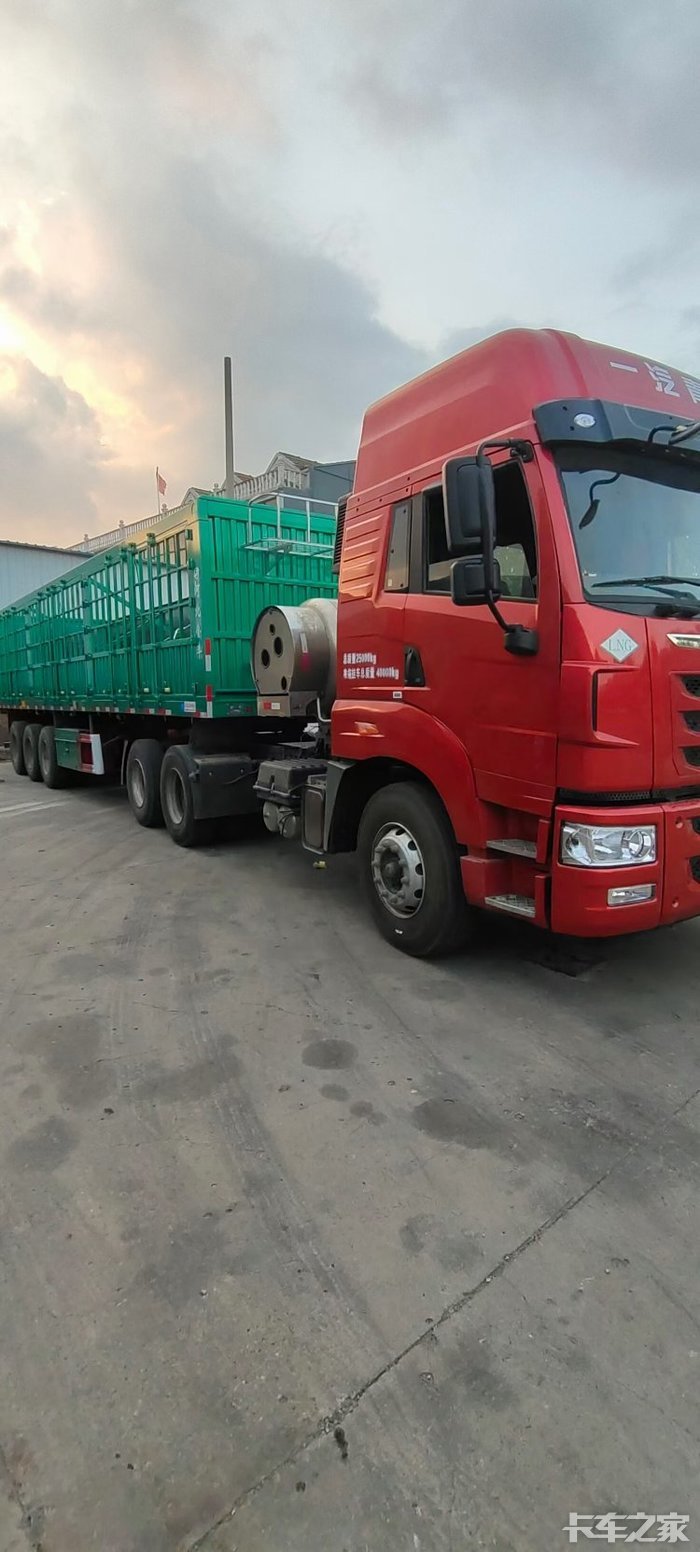 解放天威430气车富贵红好看