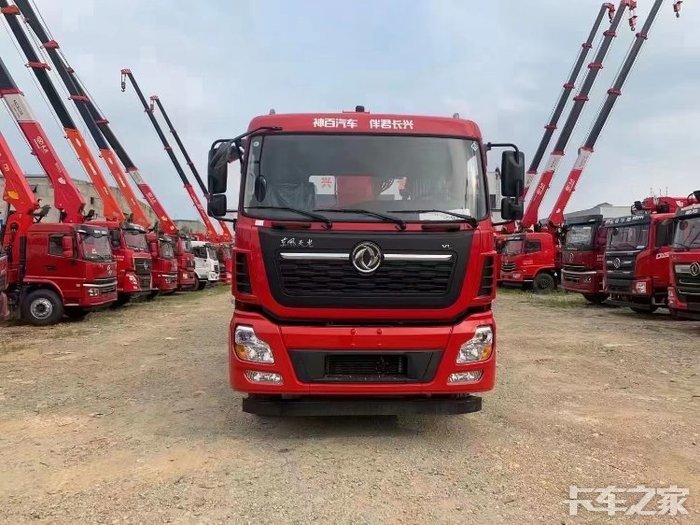 东风天龙后八轮龙擎300马力陕齿9档