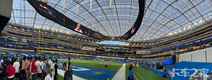 美式橄榄球场不错吧