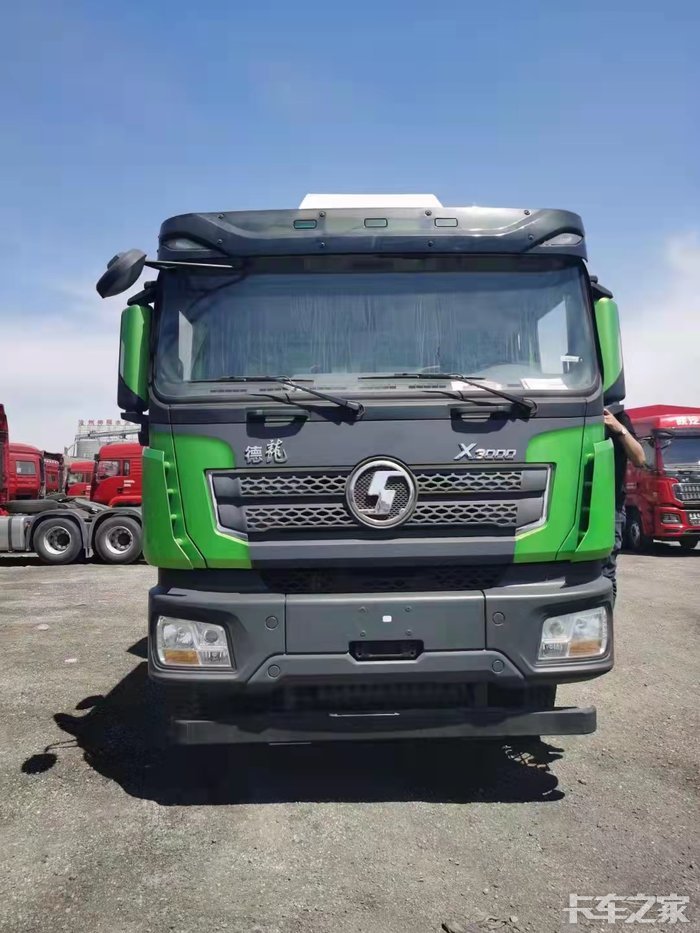 陕汽德龙x3000渣土车国六400马力潍柴
